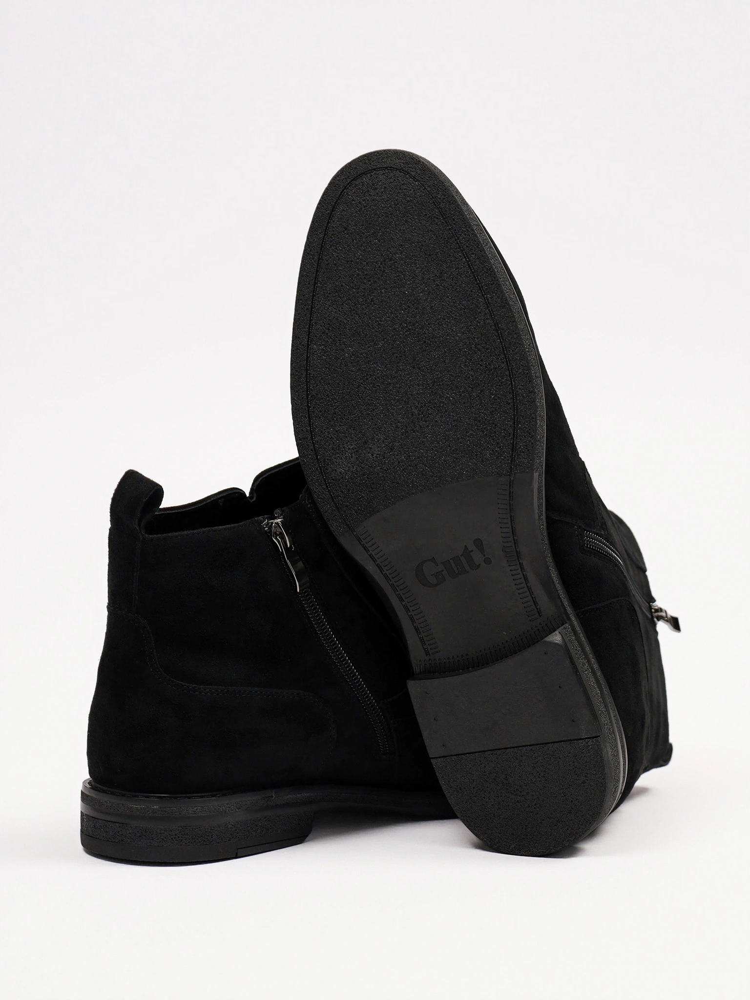 Ботинки черного цвета из натурального велюра